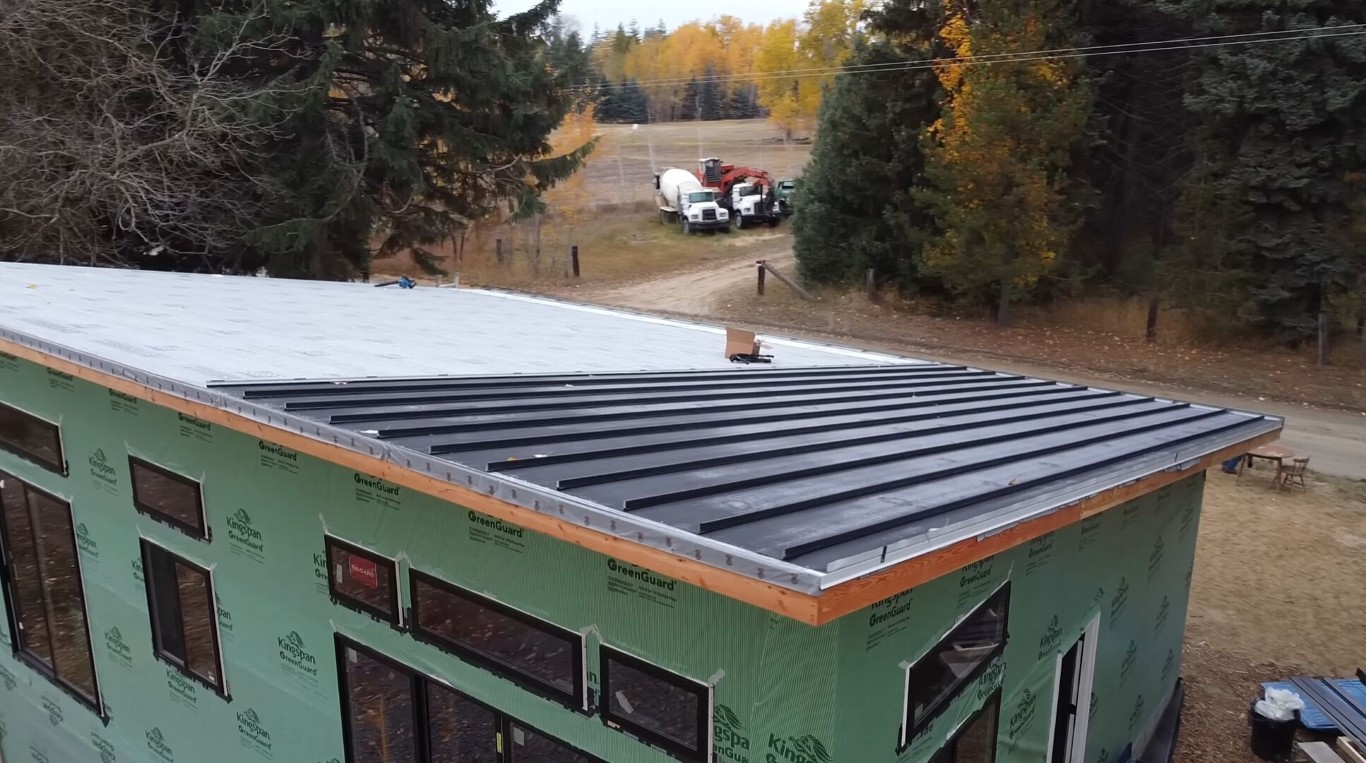 Commercial roofing contractor services in Monterey Park, CA